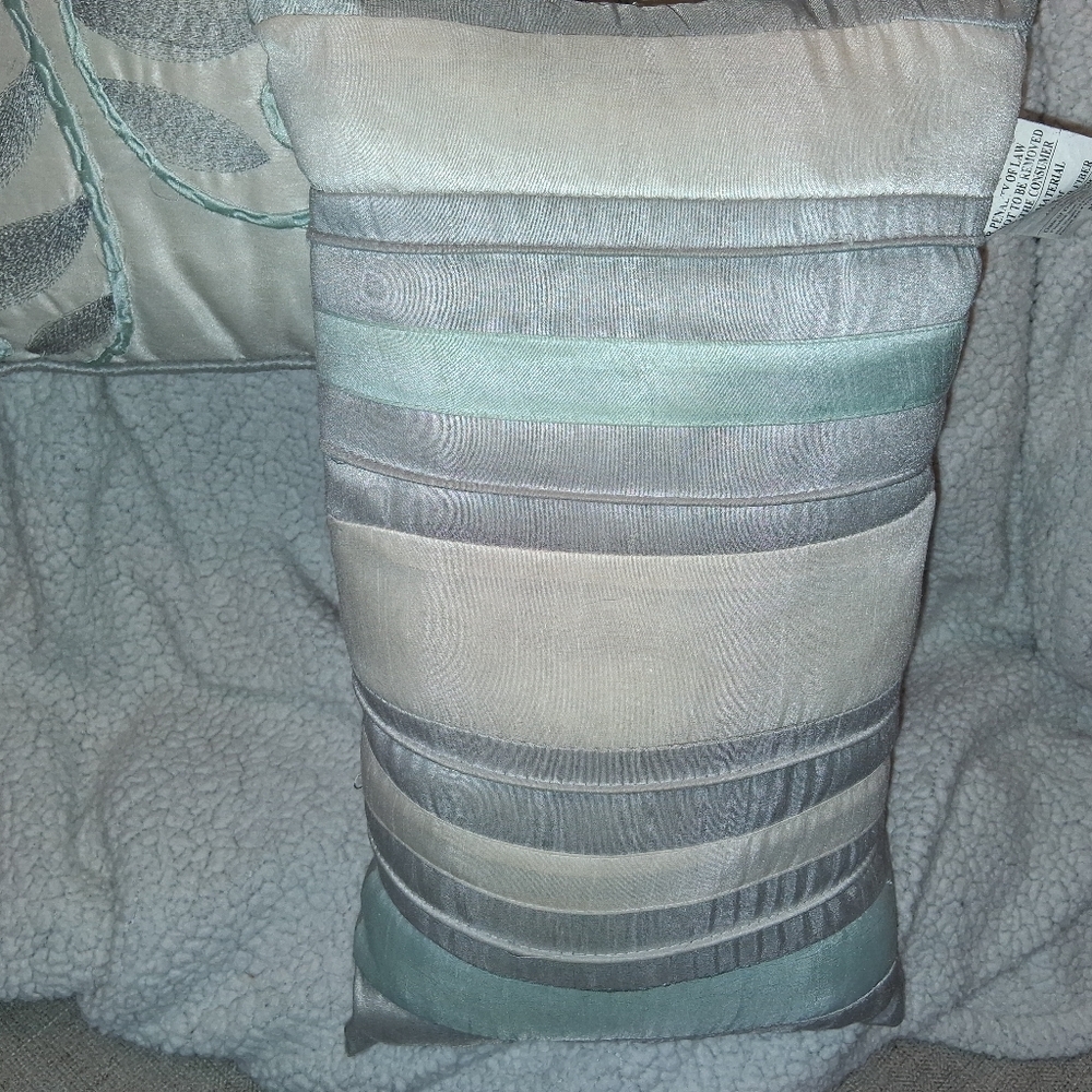 2pc Throw Pillow Set - Picture 5 of 5